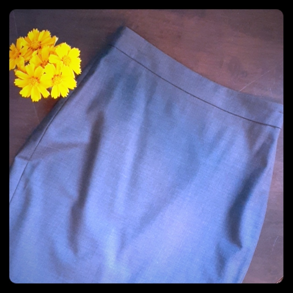 Ann Taylor gray pencil skirt